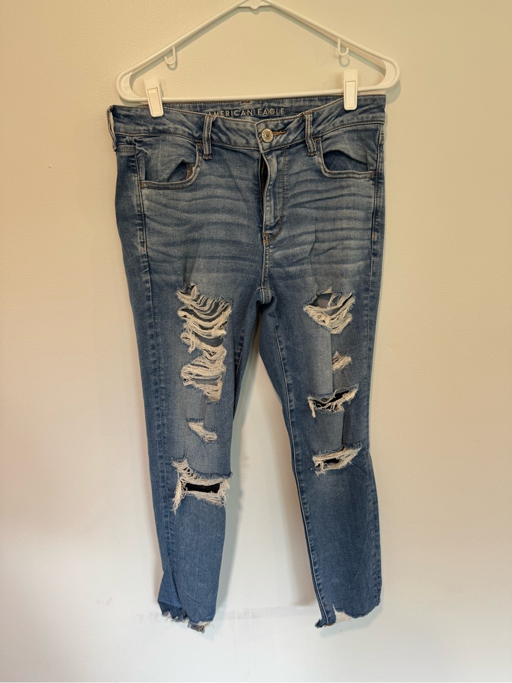 American Eagle Outfitters Women's Medium Blue Ripped Skinny Jeans